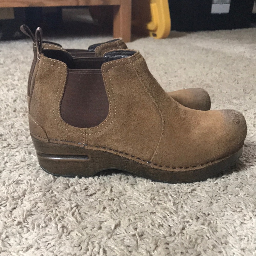 Dansko booties NWOT